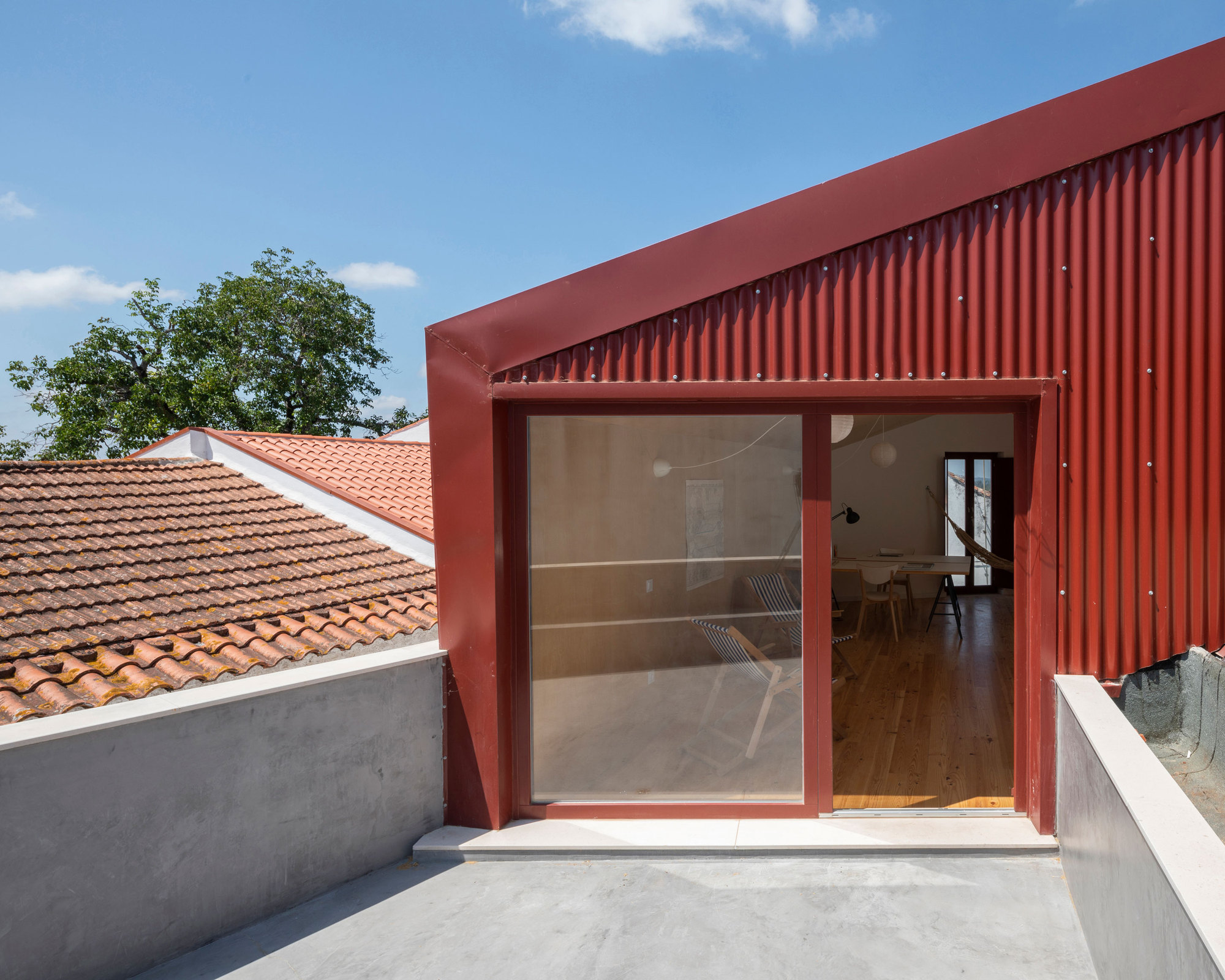 葡萄牙历史小镇中的跨洋重建公寓-15