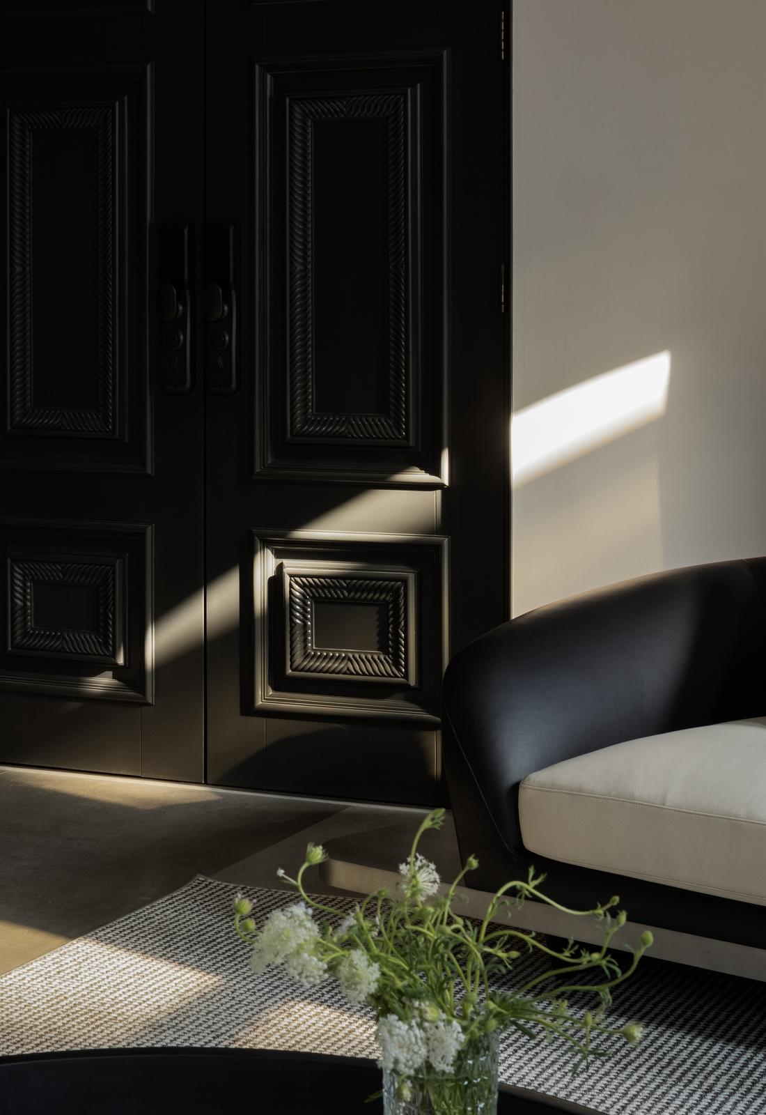 现代轻奢质感别墅设计-32