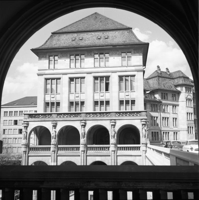 行政大楼第三部分修复丨瑞士苏黎世丨nik biedermann architekten gmbh-0