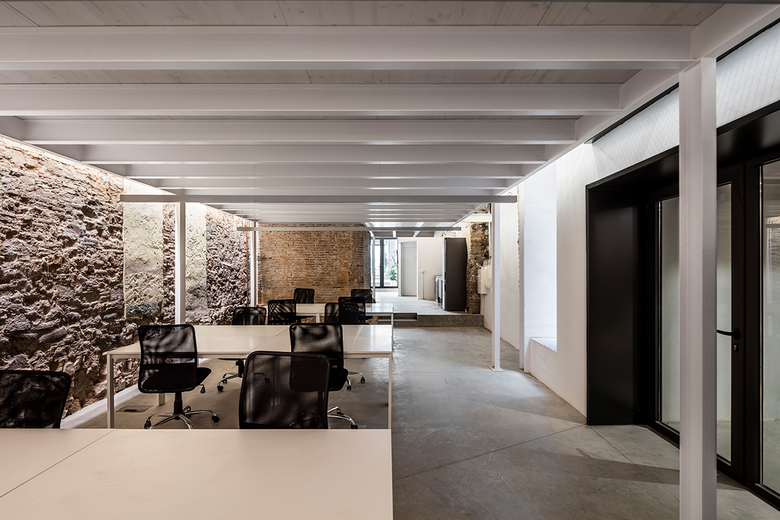 凯奇画廊+联合办公丨西班牙巴塞罗那丨sandy brunner Architecture-4