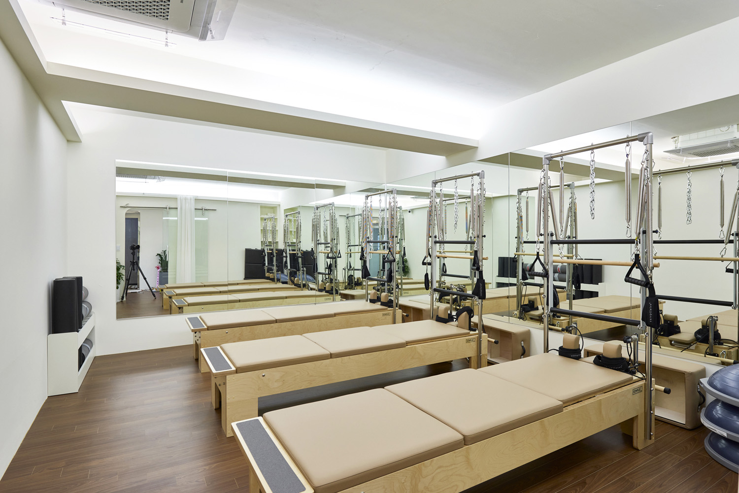 现代简约风办公空间设计-10