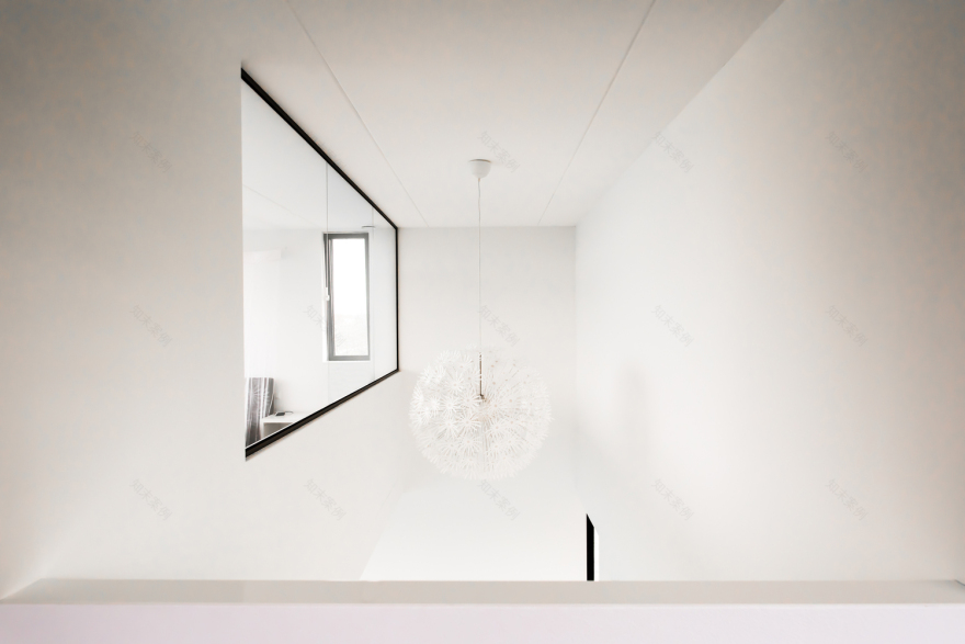 荷兰海伦文现代别墅,开放式设计、自然光与水景交融-51