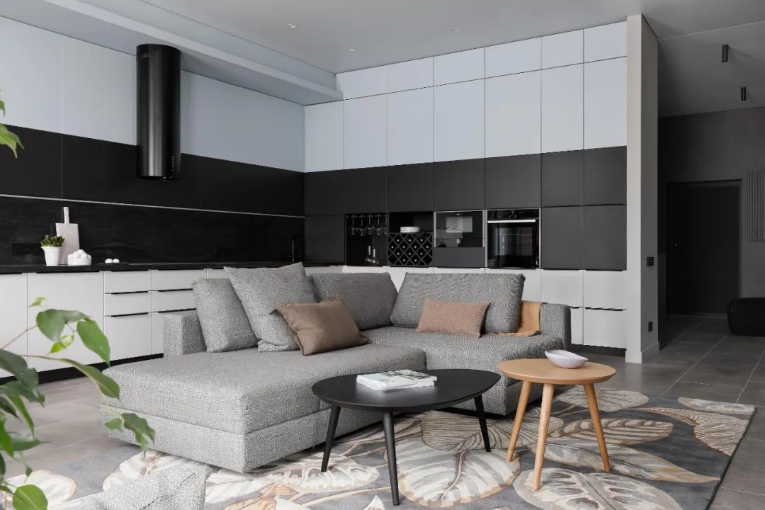 意大利 142㎡简约舒适三口之家丨Angelina Gladkova 和 Maxim Salasin-4