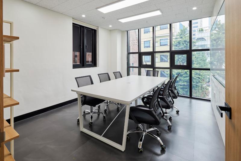 简约 85 平米办公空间设计-9