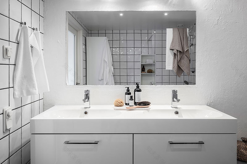 斯德哥尔摩屋顶公寓——黑白浪漫空间-22