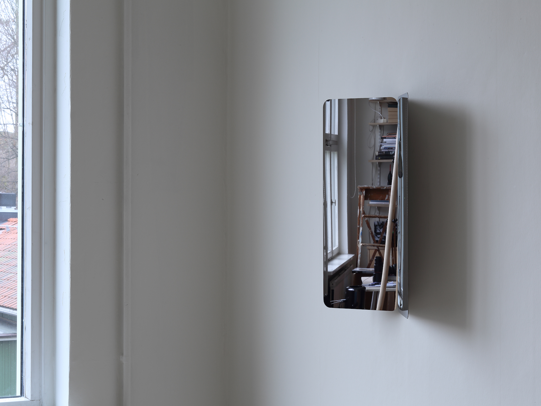 奥斯陆设计师丹尼尔·雷巴肯为Artek设计的一副极小的镜子-5