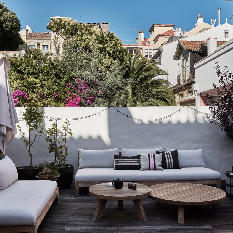 葡萄牙艺术家的 60 平米绿色梦想 | 把艺术融入生活的每个角落-0