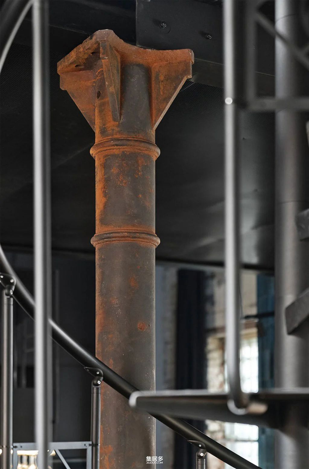 前水泵厂改造而成的高端工业风住宅项目-7