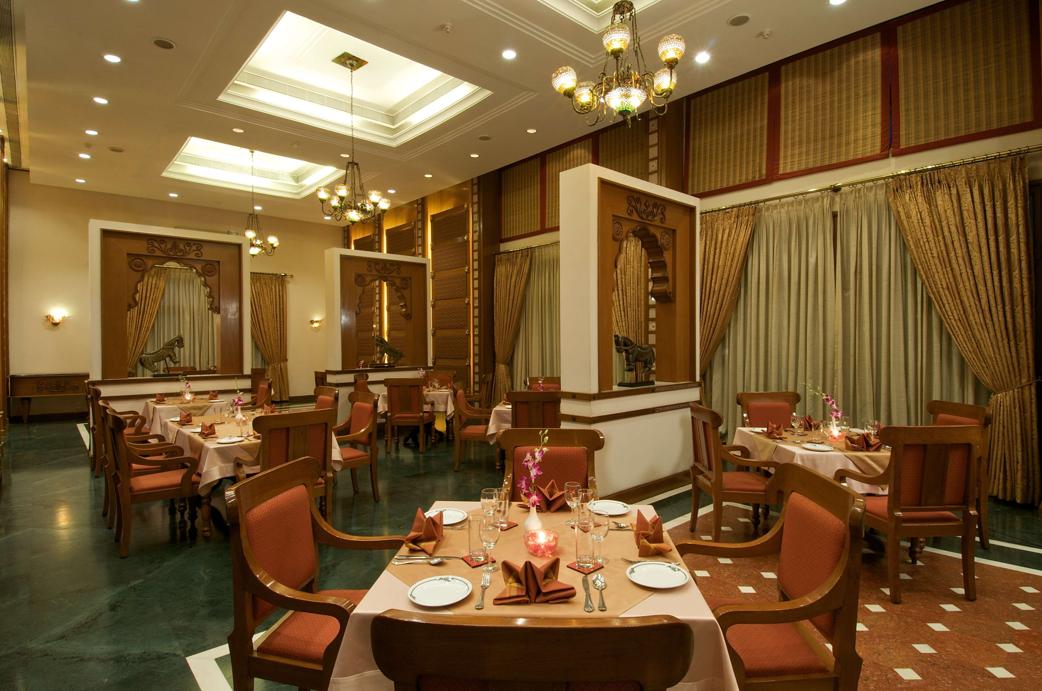 The Gateway Hotel Ummed Ahmedabad-12