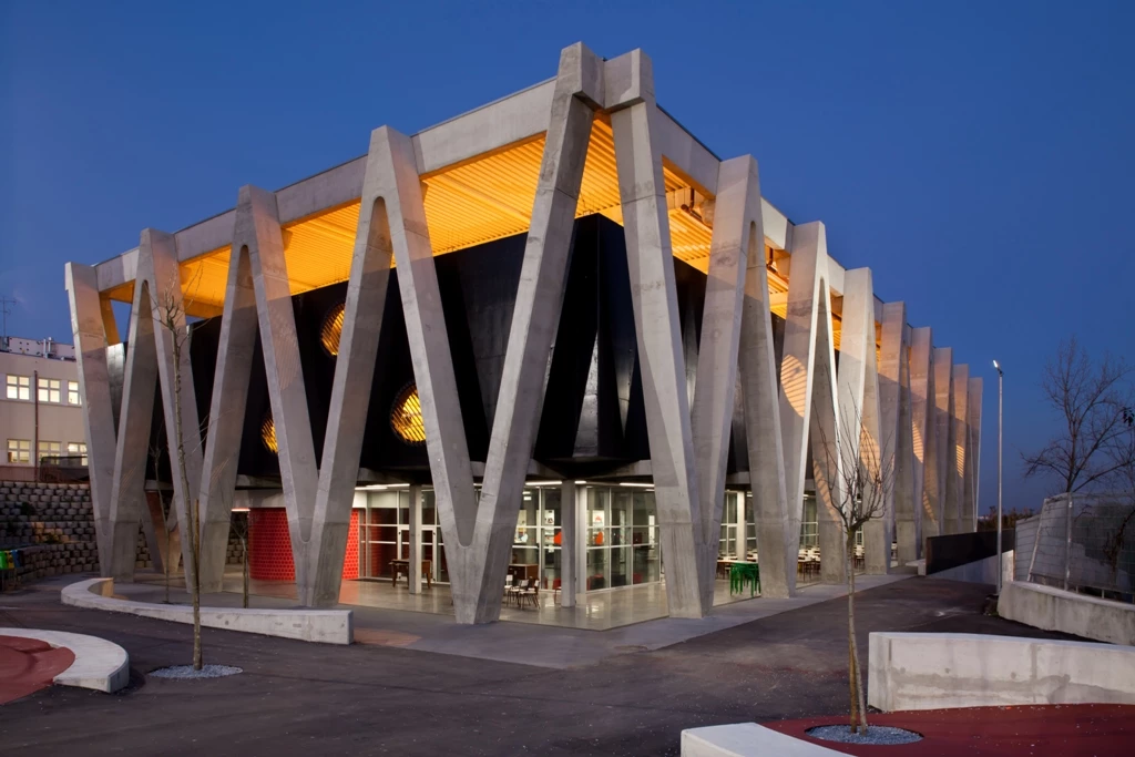 葡萄牙 Emídio Navarro 中学现代改造，室内设计焕新-9