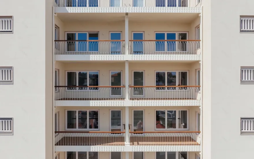 里斯本现代公寓建筑丨葡萄牙里斯本丨AURORA arquitectos-13