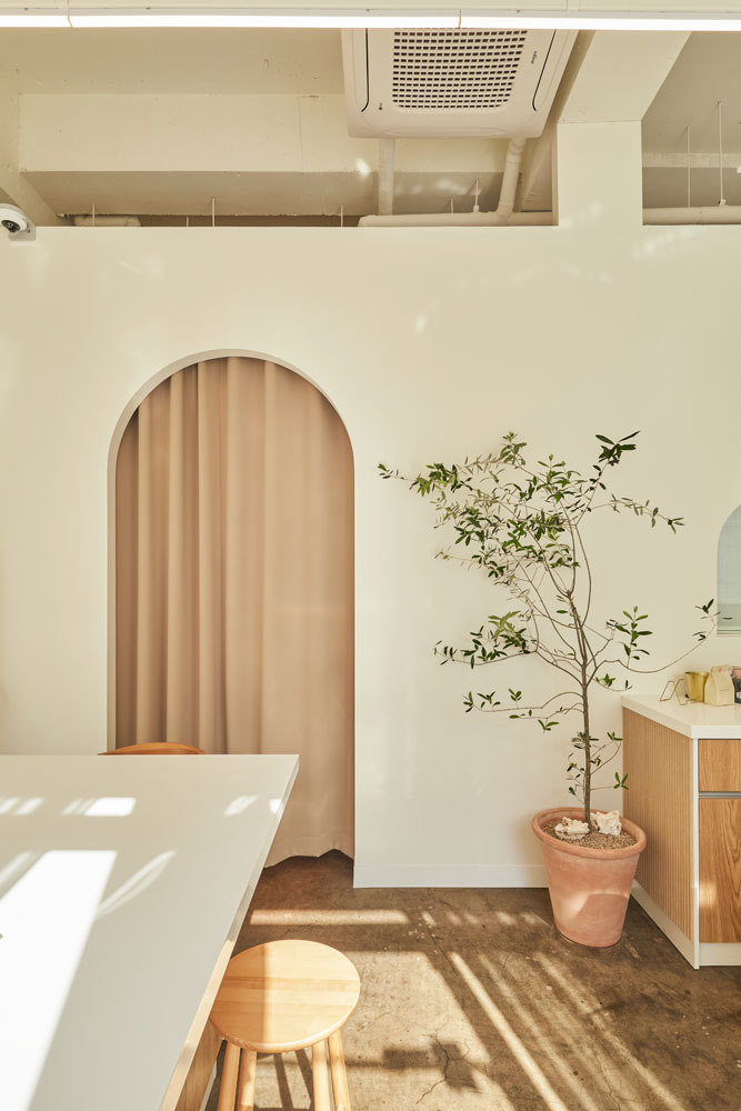 13 坪极简风个性商店设计-6