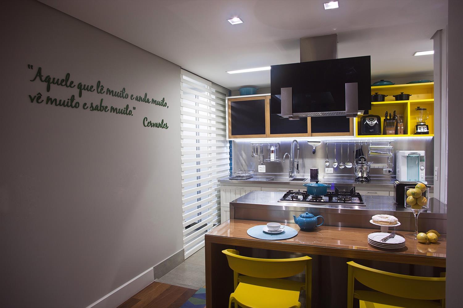 色彩缤纷的巴西公寓 | 设计师 Ana Yoshida 的杰作-4