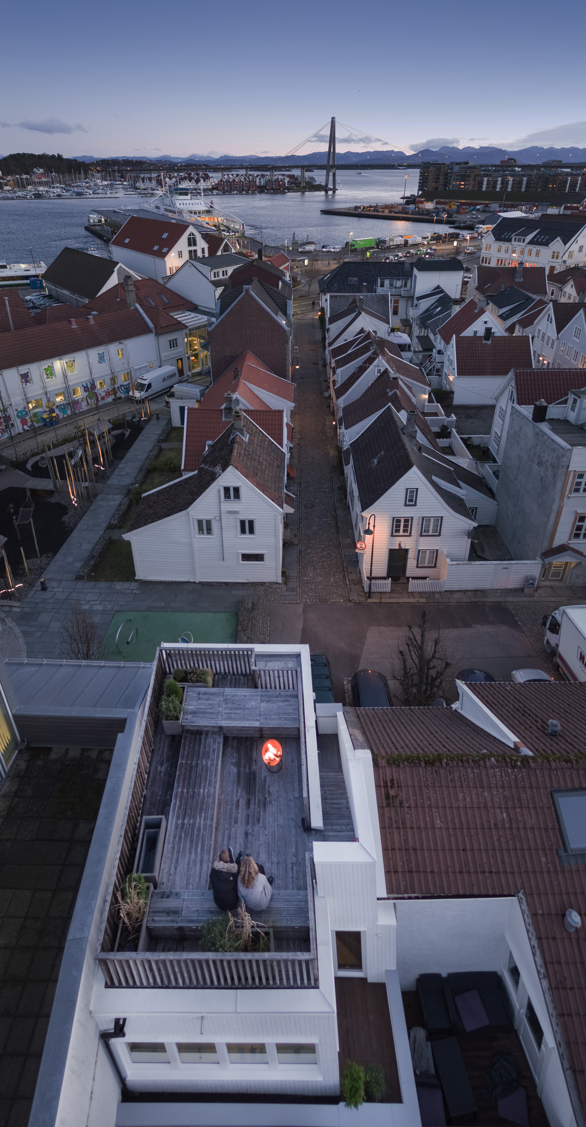 挪威海滨小镇的木质生活 | ABC Street House-13