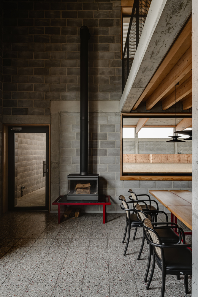 乡村马厩的现代诠释丨波兰丨KWK Promes-20