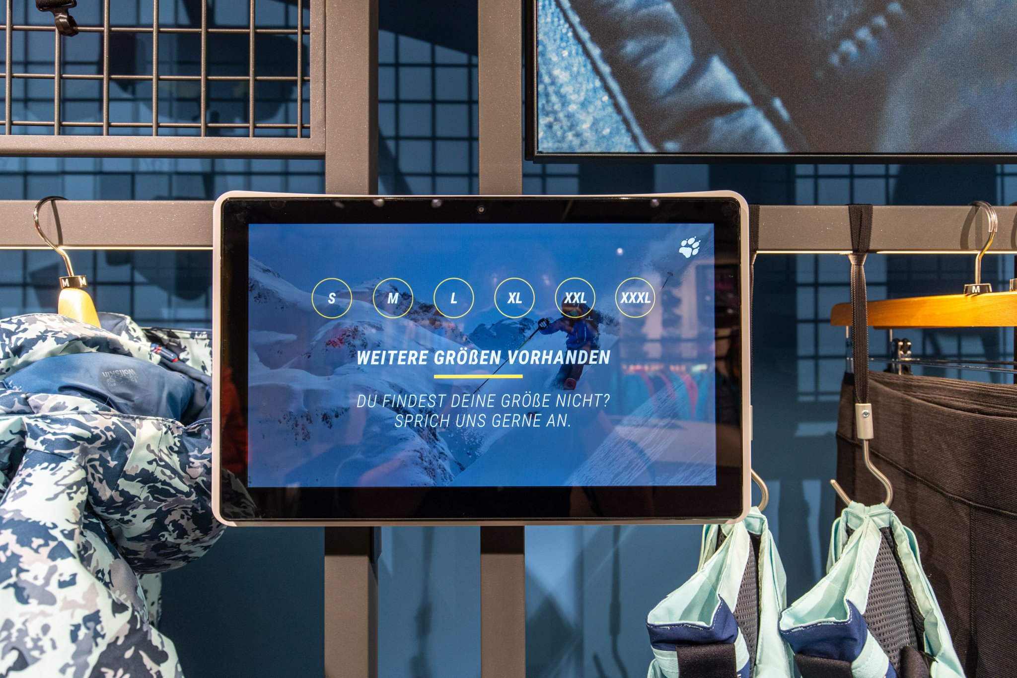 Jack Wolfskin 新店设计 | 环保可持续的都市风格-10