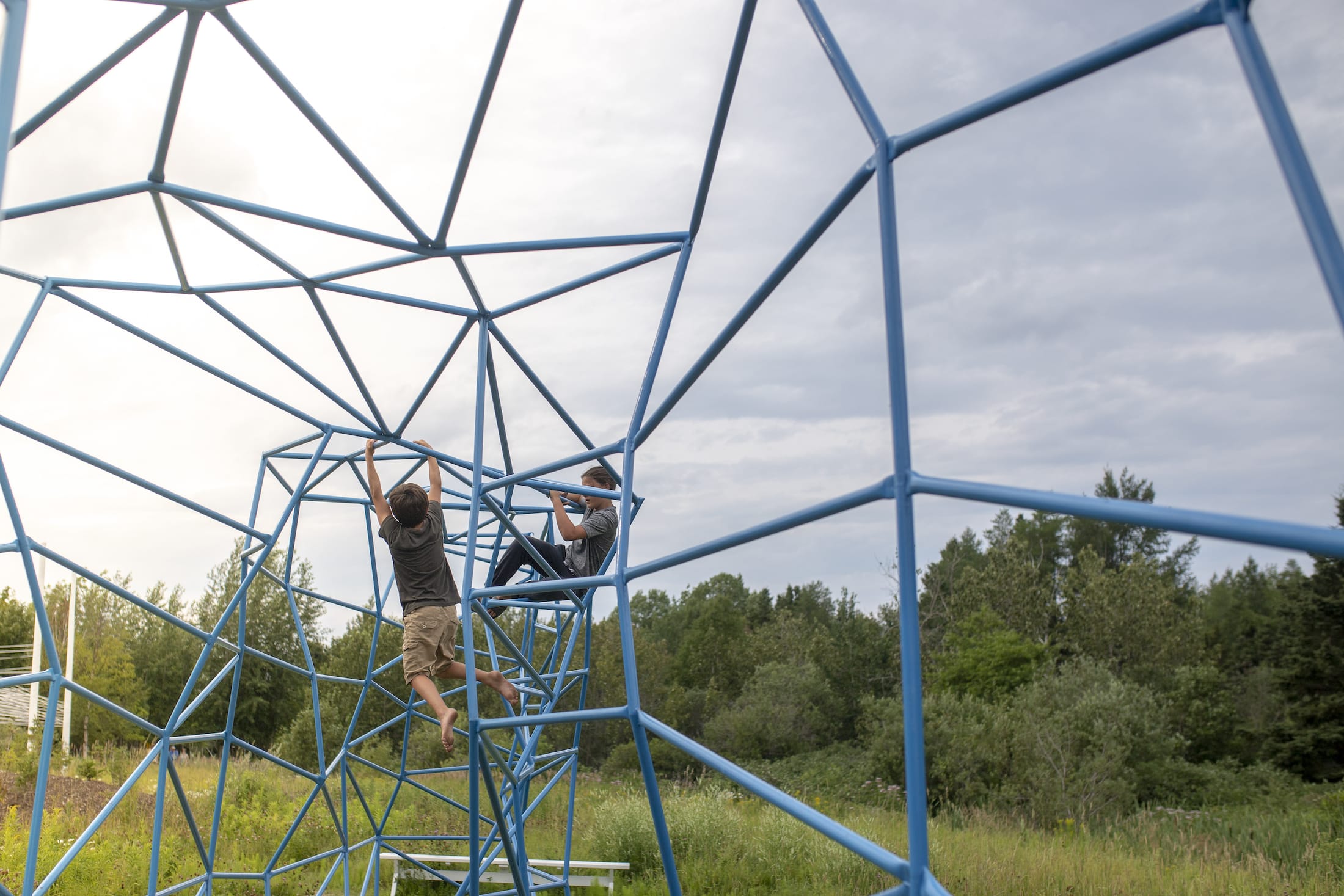 2019 加拿大国际花园节 | 彩色“岩石”结构装置引人入胜-8