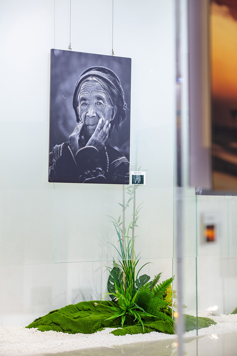 天境云著美学馆 | 自然光影的诗意空间-25