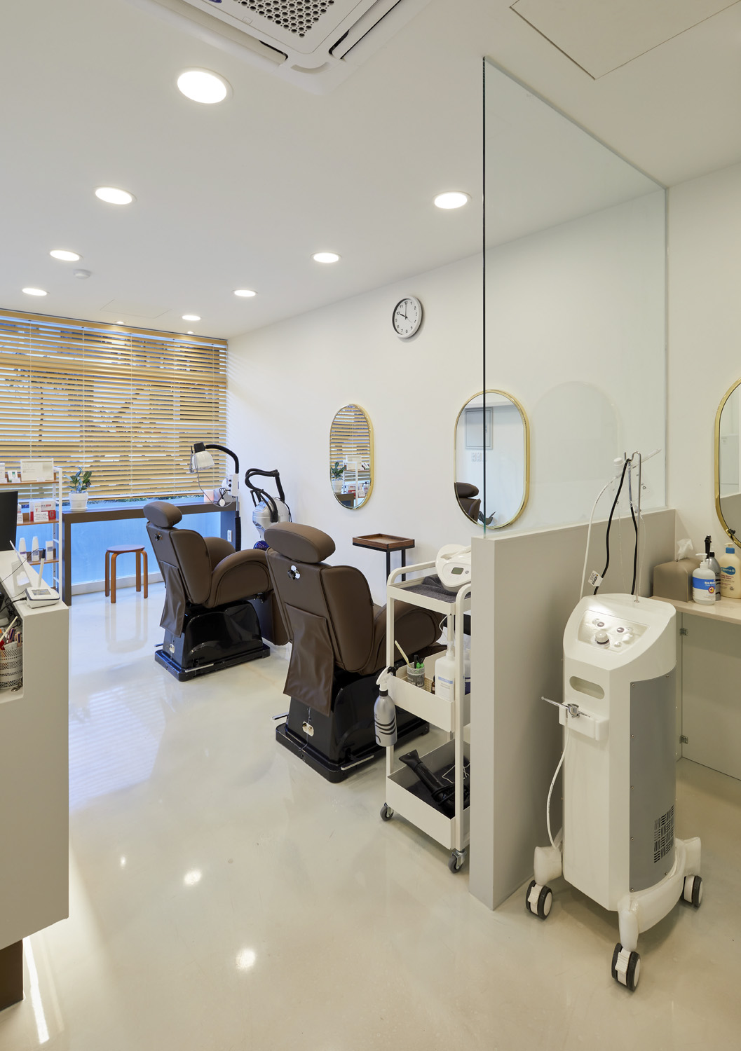 14 平白色美容室内设计，极简风格吸引眼球-8