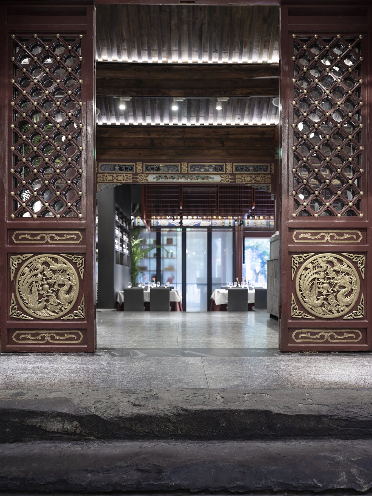 760㎡新中式北京簋街胡大饭馆 屋里门外设计-5