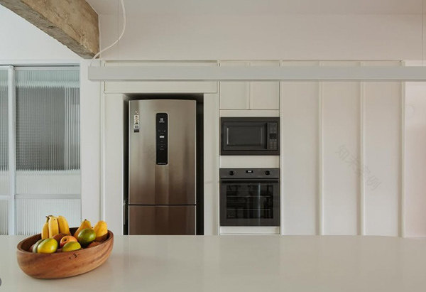 露西亚和埃利奥公寓 · 2024-19