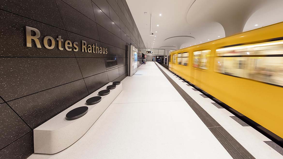 柏林Rotes Rathaus地铁站丨德国柏林-15