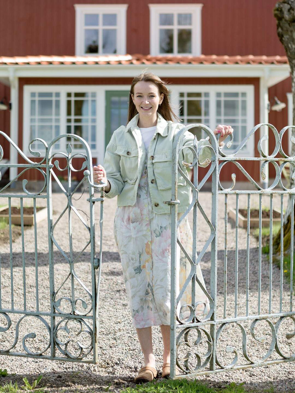 瑞典 19 世纪红墙乡村小屋的温馨设计-2