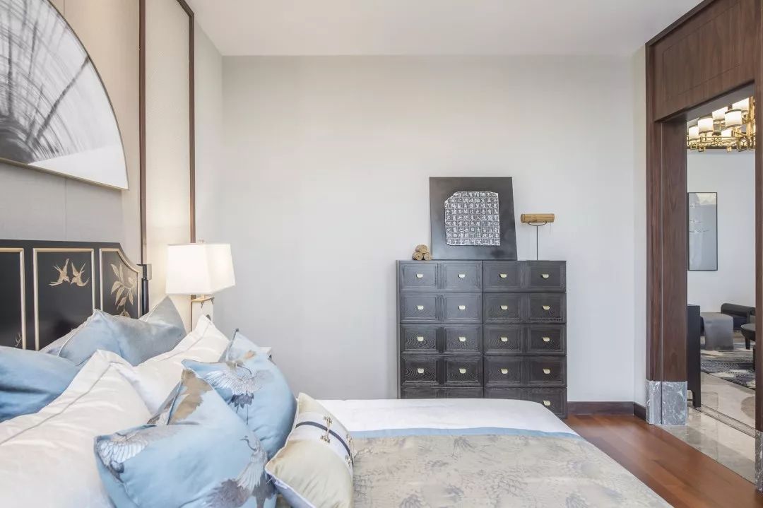 德清蓝城观云小镇 Y 户型样板房 | 新旧融合的中式美学空间-36