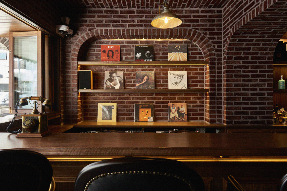 巴塞罗那古典奢华餐厅设计-9