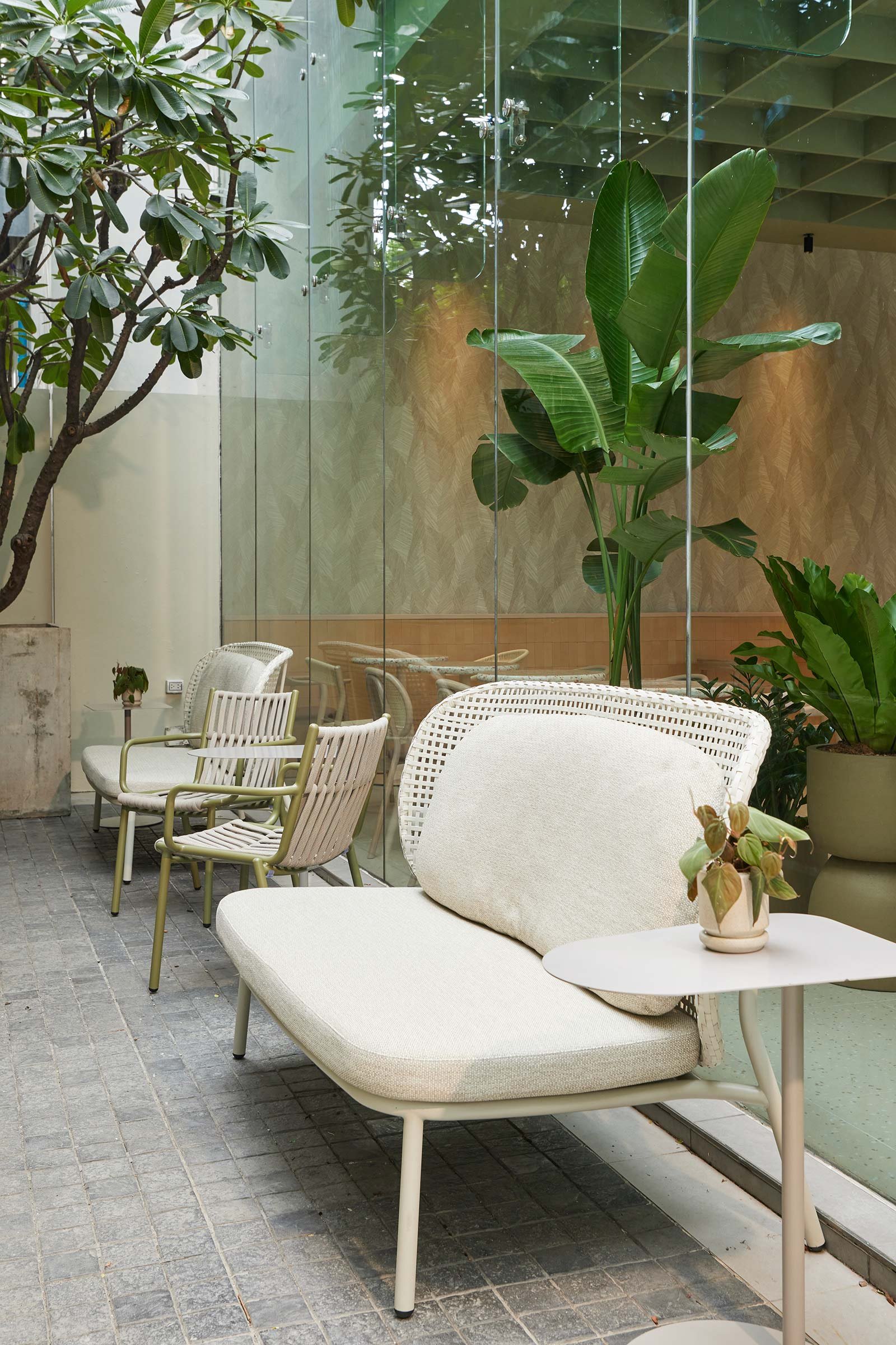 曼谷市中心的宁静咖啡馆丨泰国曼谷丨STUDIO 1:10-11