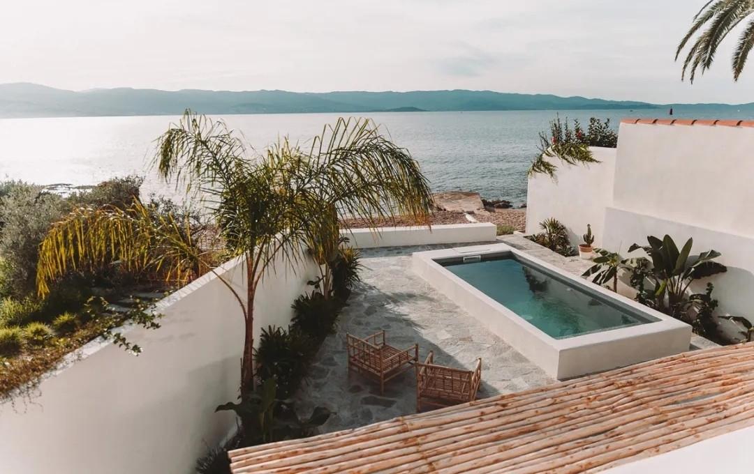 Amelia Tavella--法国经典的海景别墅-5