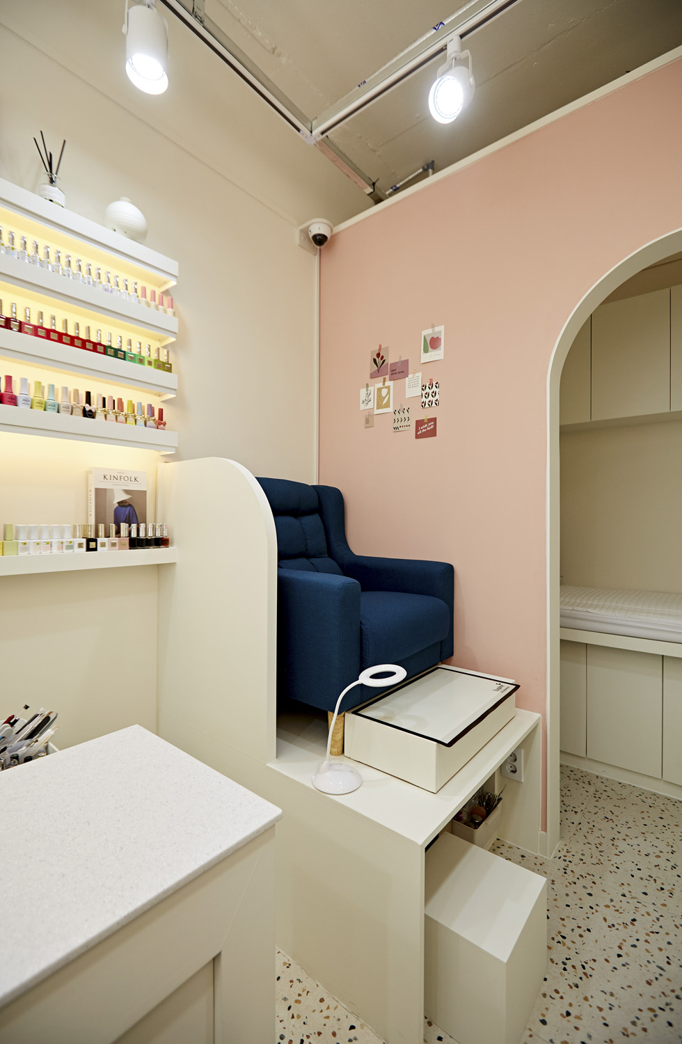 粉色梦幻 | 尼尔斯·斯普林格的室内设计神作-10