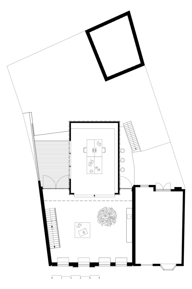 荷兰蒂尔堡儿童鞋制造商总部，双面建筑魅力独特-45