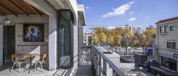 首尔老屋新生命,TEMP 建筑工作室打造独特咖啡馆-26