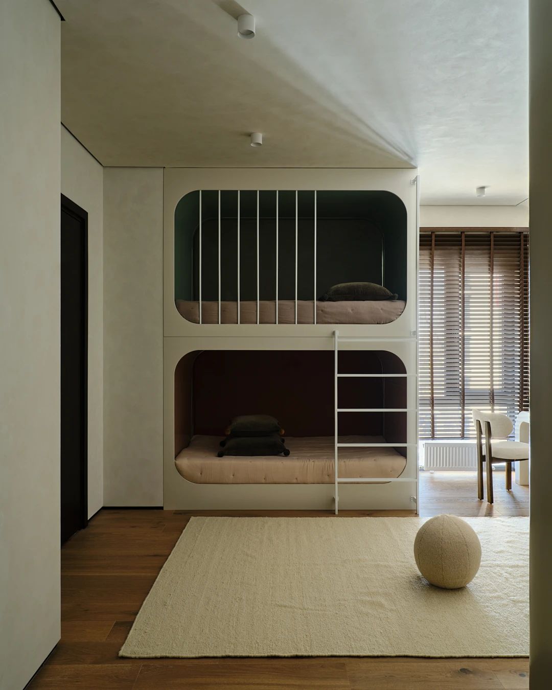 00后的网红小姐姐居然喜欢这样的设计风格-13