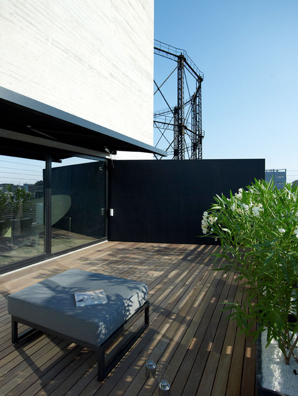 灰色城市阁楼公寓丨希腊雅典丨Theano Potamianou  Ravazoula-18