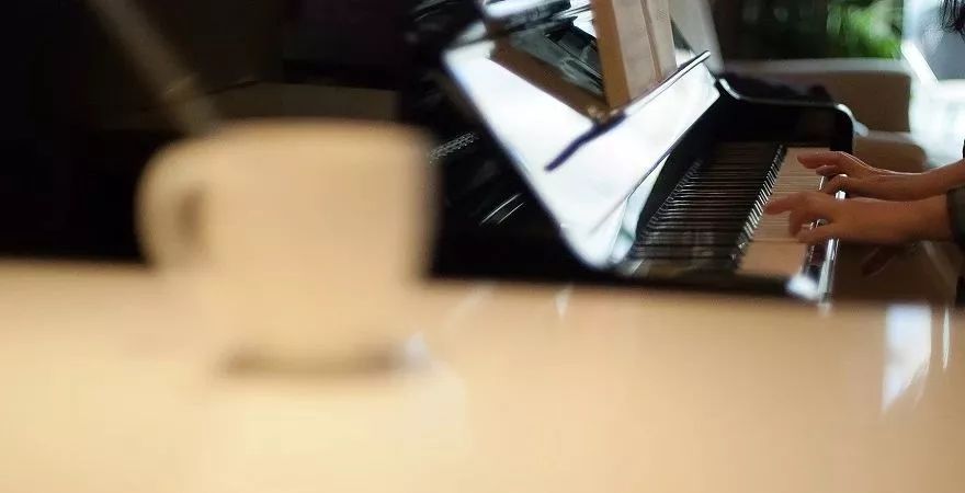 《致爱丽丝》 | 厦门 70 平两居室,打造内心与生活美好仪式-0