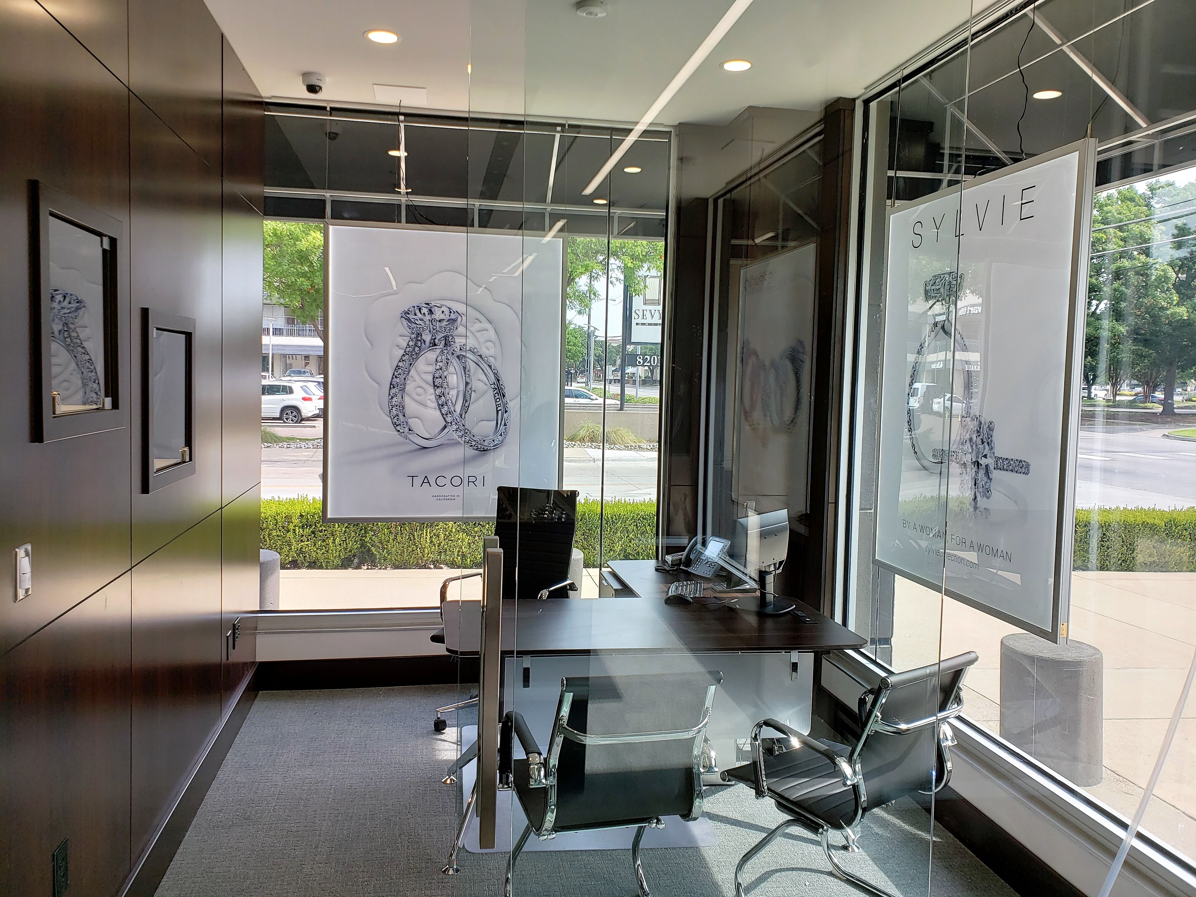 2019 年打造的钻石直营零售展厅-7