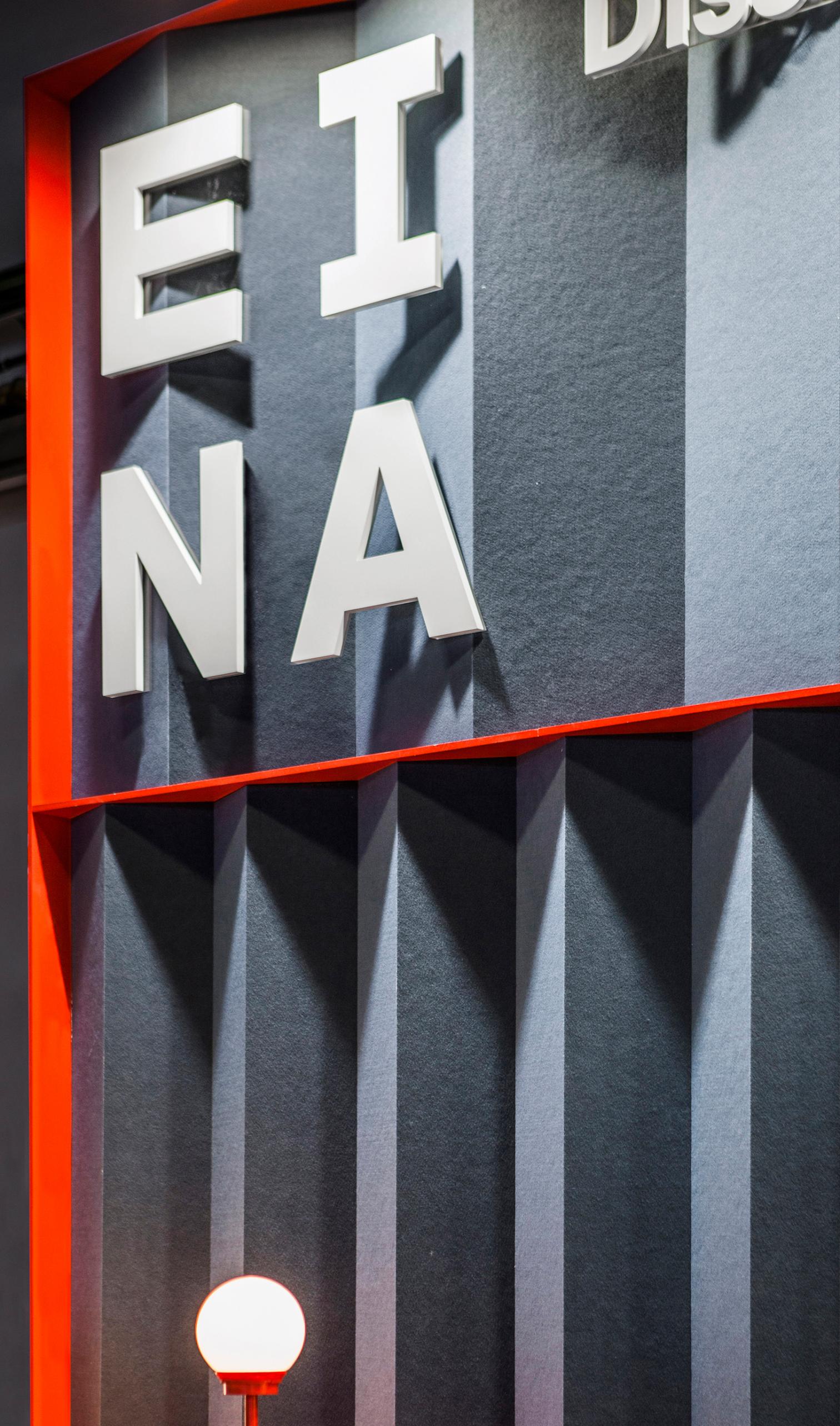 EINA 的“Stand”设计丨西班牙巴塞罗那丨Anna Bach 和 Eugeni Bach 领导的公司-11