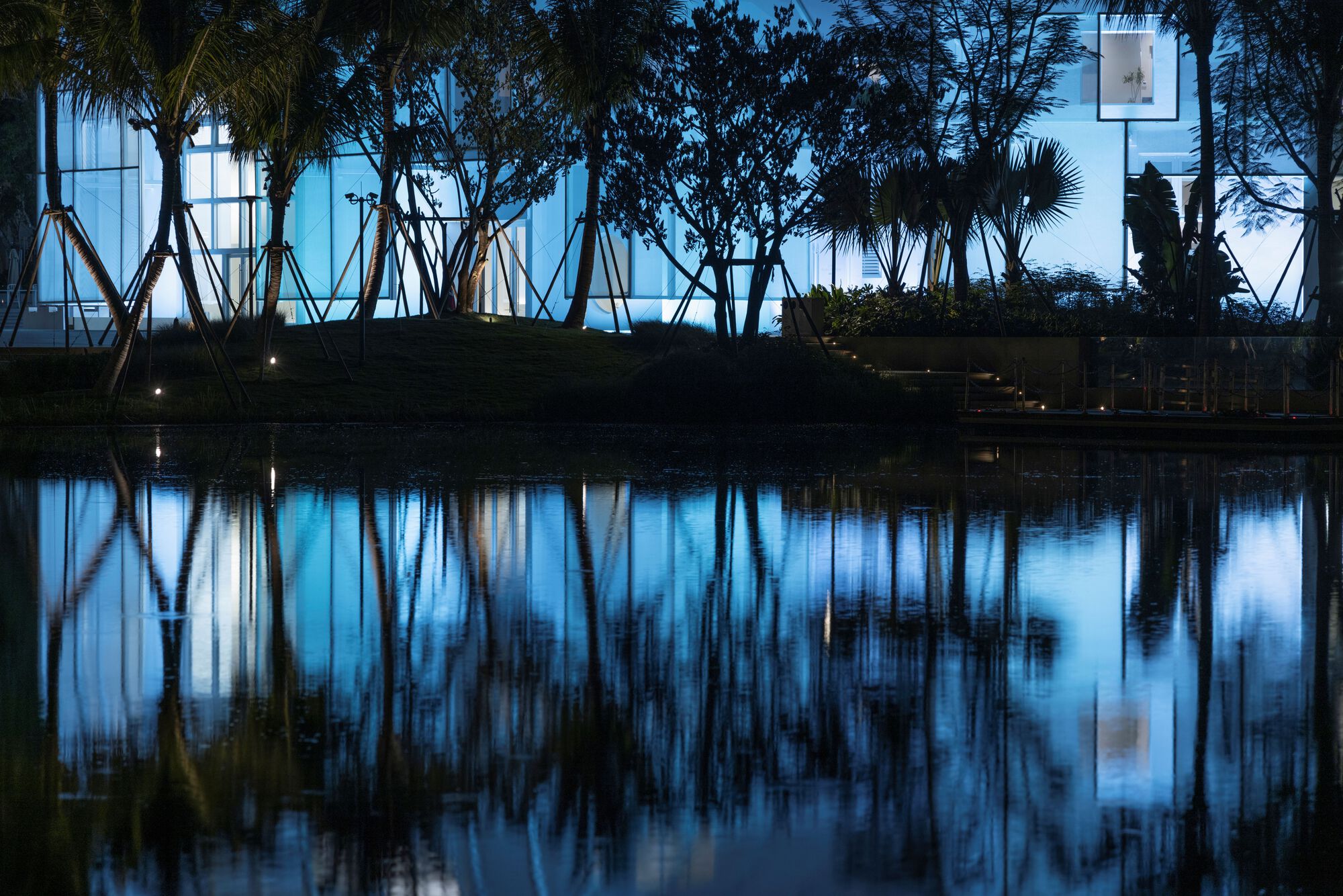 Flickering Peak CP·SUN RIVER Art Gallery / Wutopia Lab-56