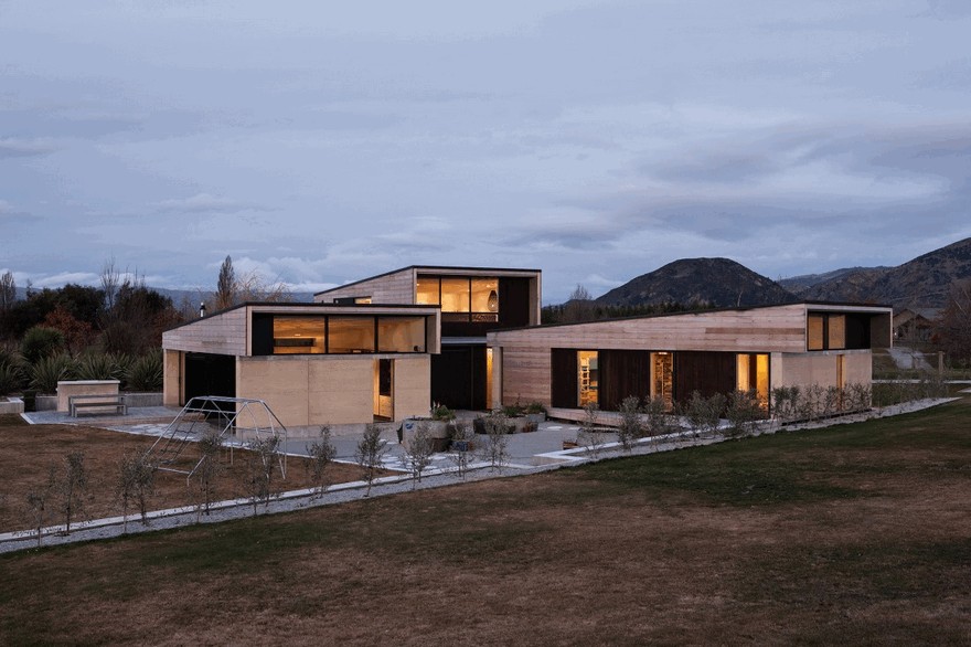 Rammed Earth House Connected to the Mountainous Landscape of Cardrona Valley, New Zealand-22