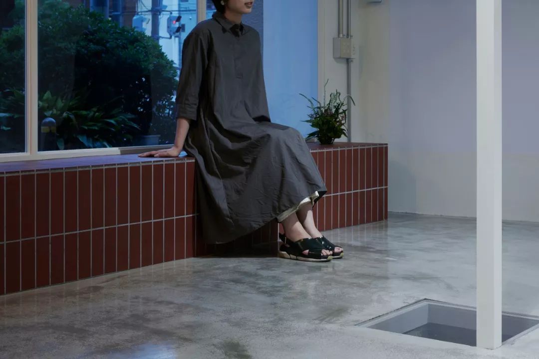 【新店】一个没有招牌的理发店，只有两个座位，佛性理发店-17