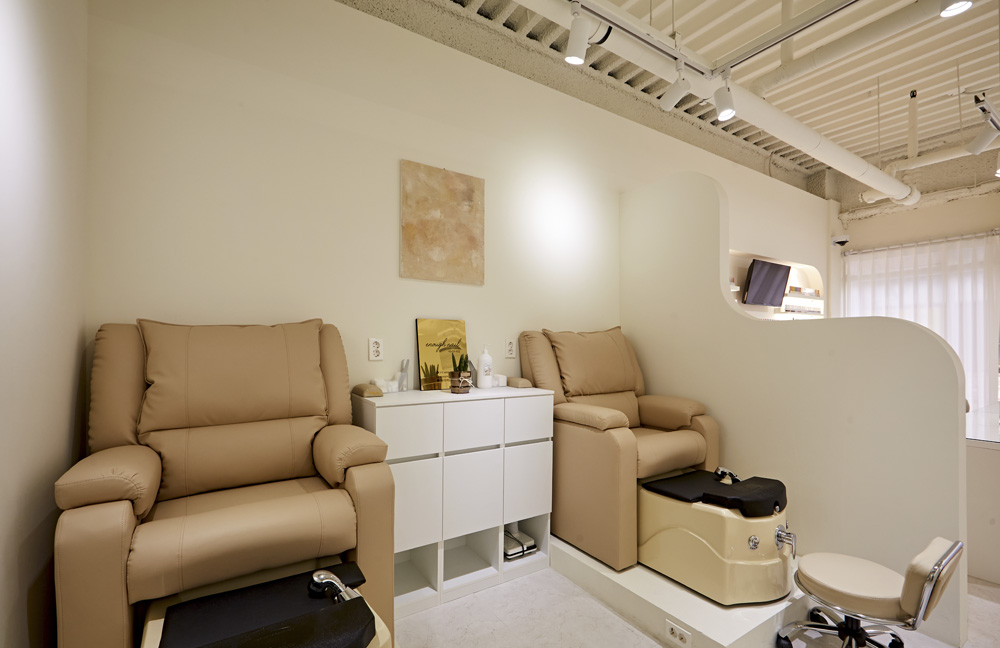 简约时尚的 15 平米小空间设计-11