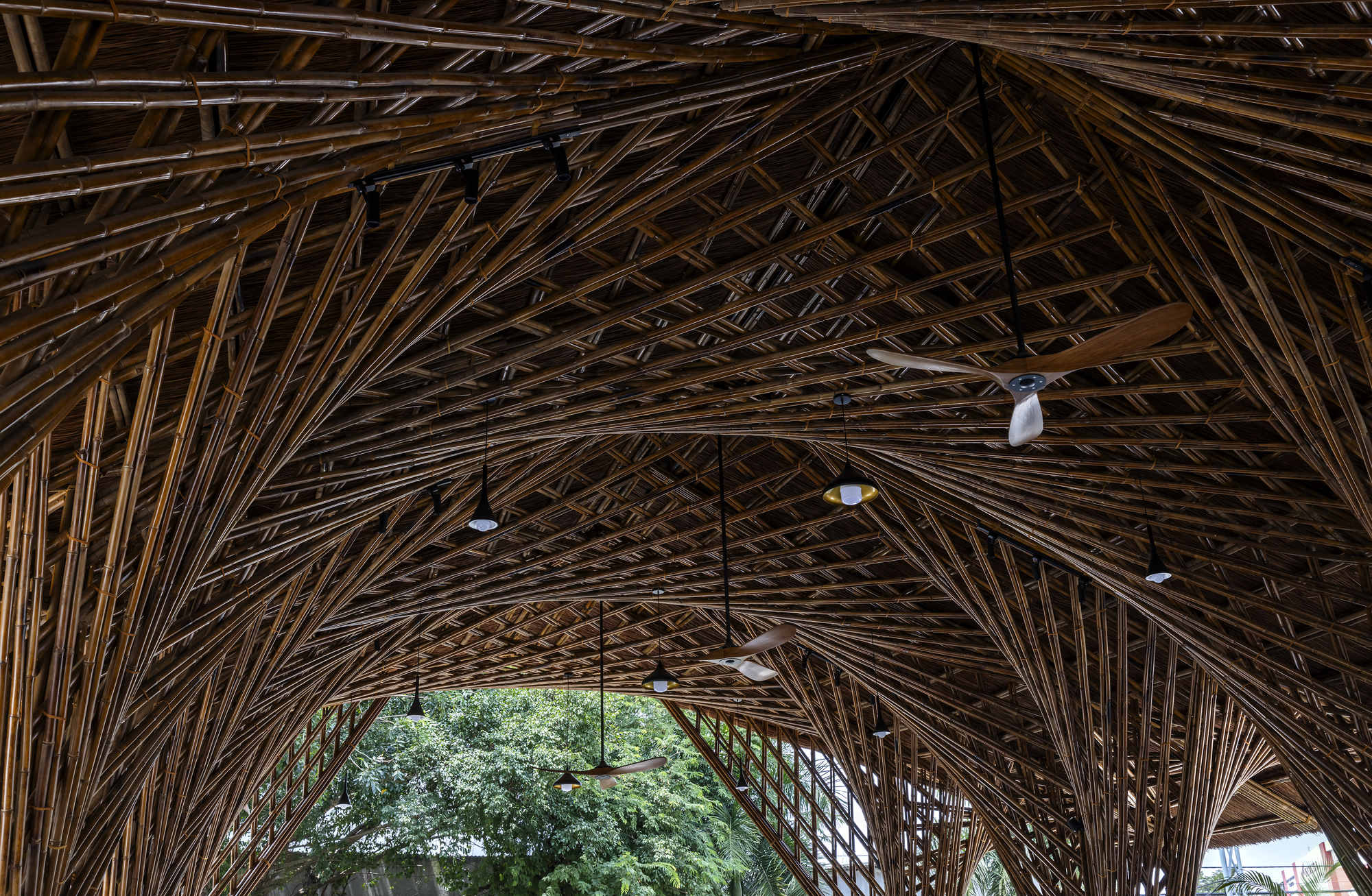 坚海鲜酒家丨越南丨BambuBuild-19