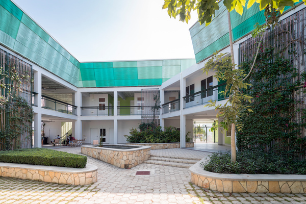 GHESKIO Tuberculosis Hospital / MASS Design Group-40