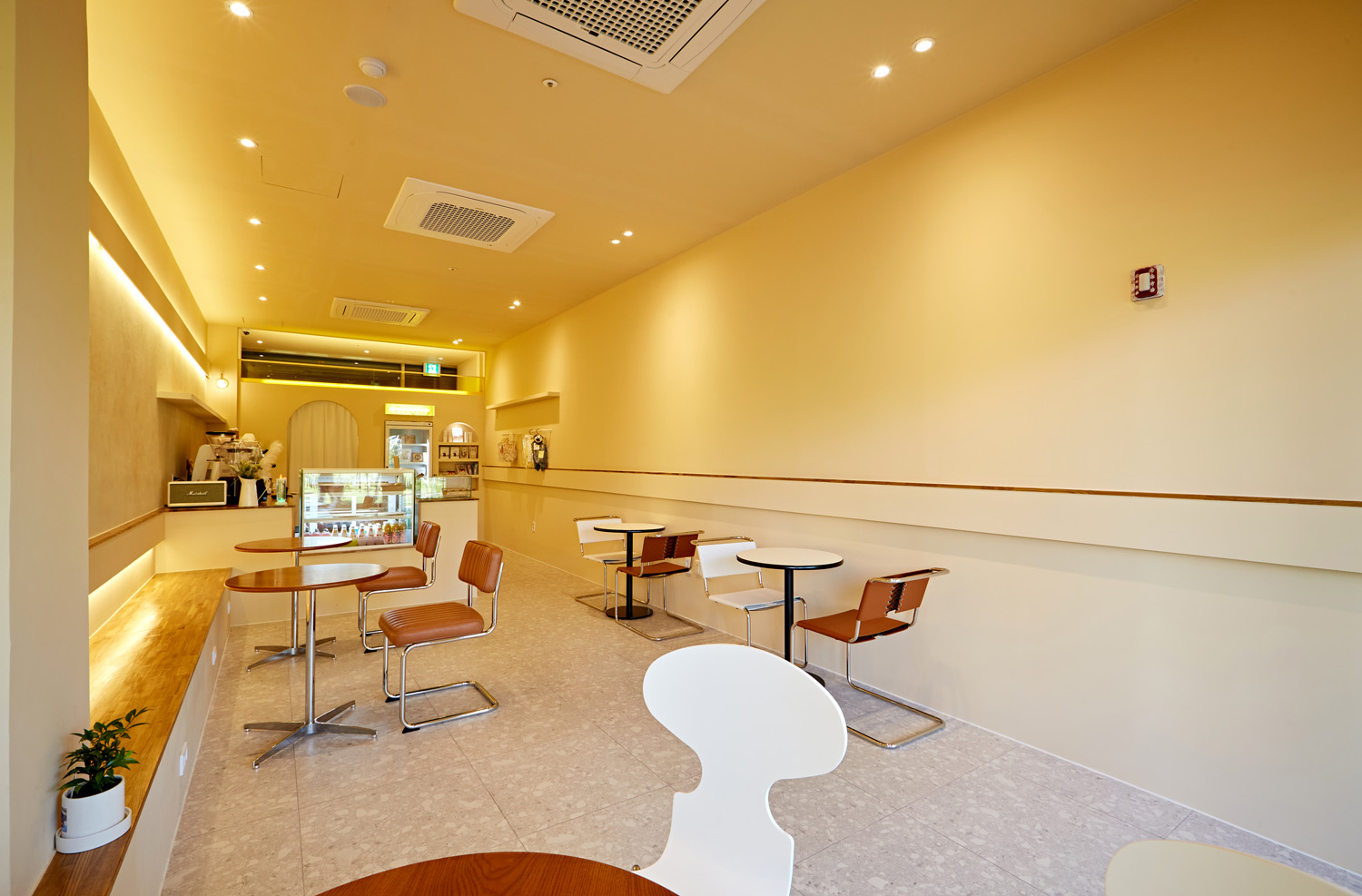 韩咖啡店设计 | 照明点亮 14 平空间-6