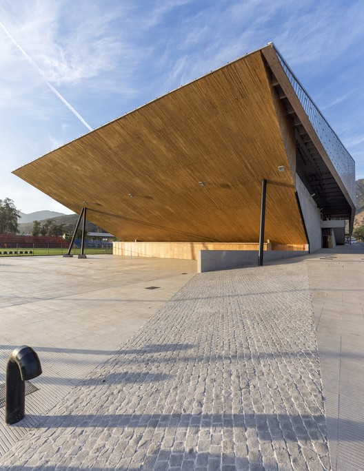 智利 Salamanca 市 9 年匠心之作 · 公共空间与体育设施的完美融合-27