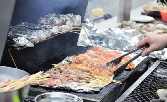 一家3口逃离都市，包下30亩地爆改老房子，有人开车2小时只为在这睡一觉-129