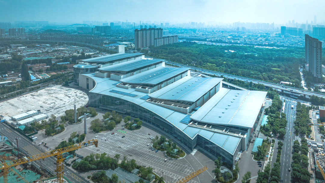 【城市名片】钢筋铁骨展现泉水灵动！中建八局打造泉城会展新地标-13