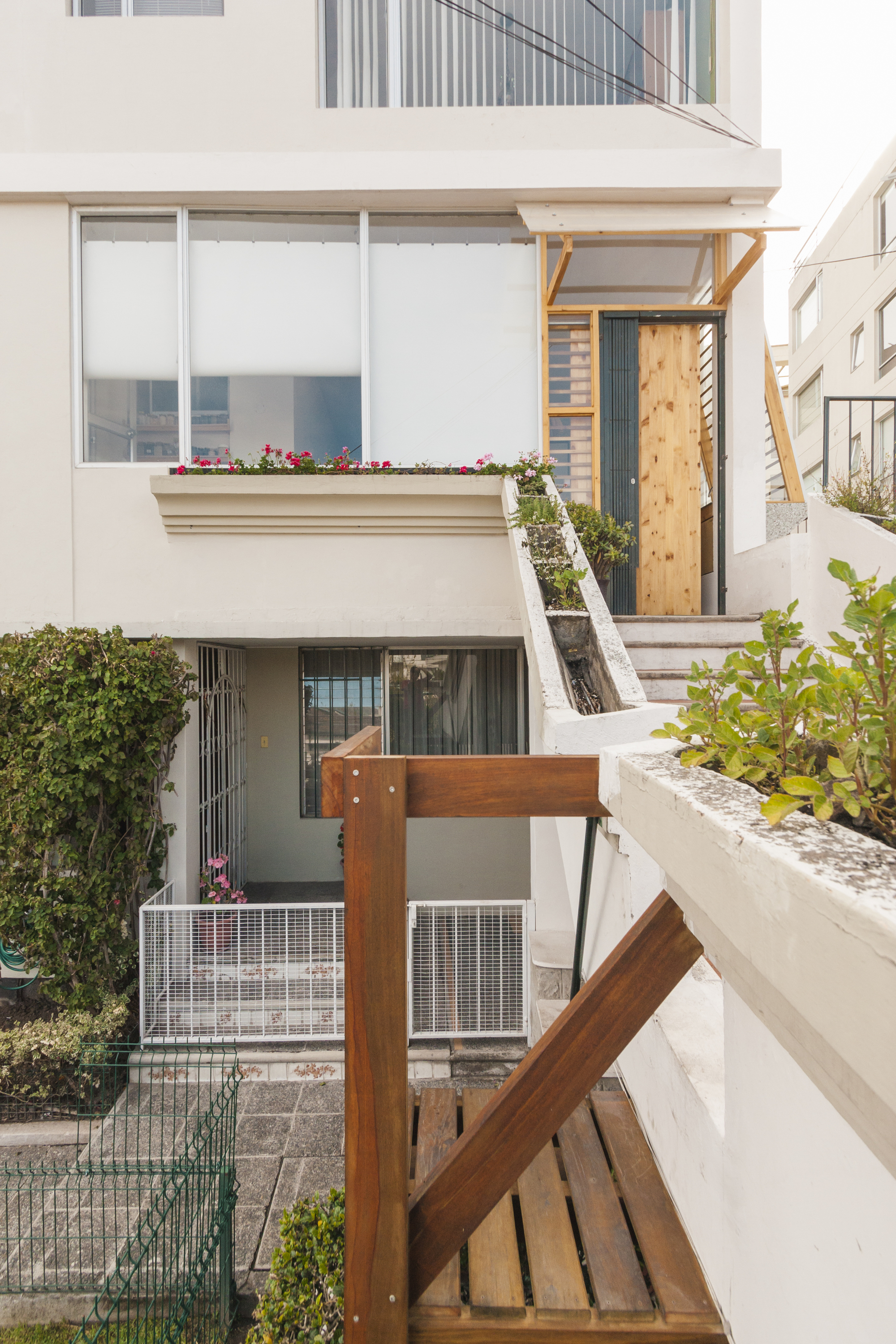 House in a Corridor / ESEcolectivo Arquitectos-26